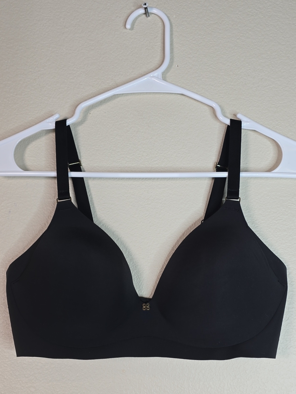 Honeylove  Cloudembrace Wireless Seamless Black Wireless  Bra Size 34C Nwt.
